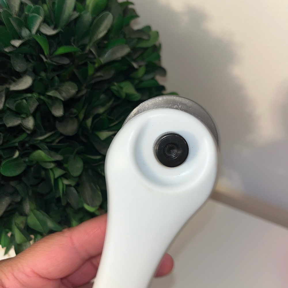 Fiskars Rotary Cutter - Picture 6 of 9